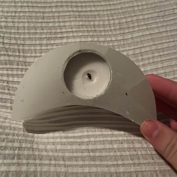 Selenite candle holder, comes with tea candle - Picture 3 of 3